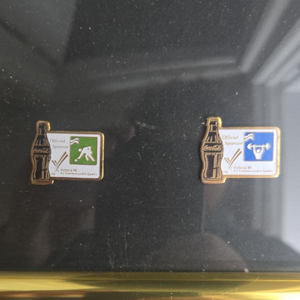 Vintage 1994 Coca-Cola Victoria Commonwealth Games Framed Pin Set (15 Pins) - Picture 4 of 9
